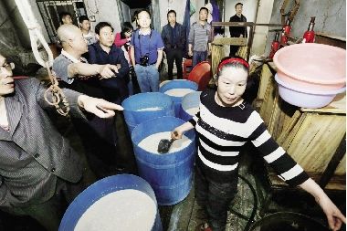 污水横流 "黑心豆腐作坊"被查处